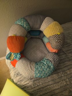 2-in-1 Prop-A-Pillar Tummy Time