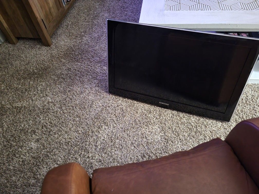 32 Inch Samsung TV