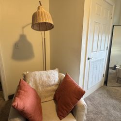 Rotating Modern Accent Chair. 