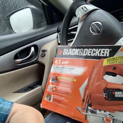 Black and Decker 4.5 Amp Variable Speed Jigsaw