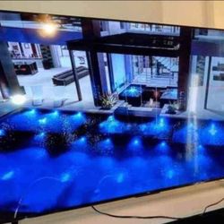 70" LG Smart Tv Great Condition No Scratch.  Tv Has Great Quality Pic Come With Remote 