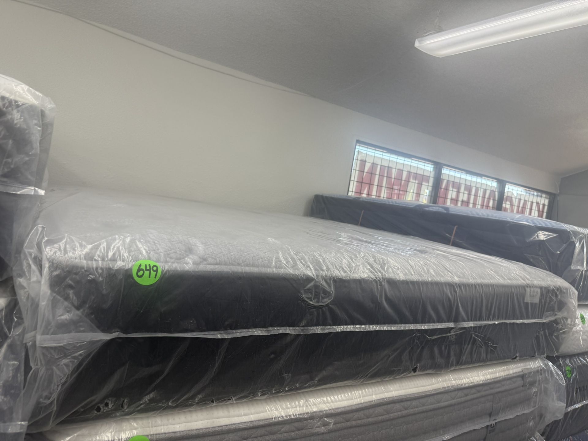 KING SIZE AMERICAN BEDDING MATTRESS & BOX SPRINGS BED SET