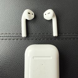 Apple AirPods 