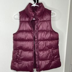 NWT Women’s Puffer Vest (XS)