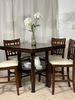 High Dining Table with Display Base & 4 Chairs PERFECT FOR APARTMENT