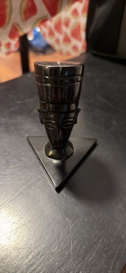 Queen Nefertiti Figurine