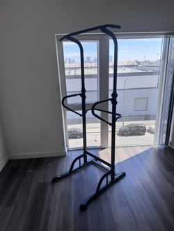 Work Out Station Pull UPS, Dips, Etc.