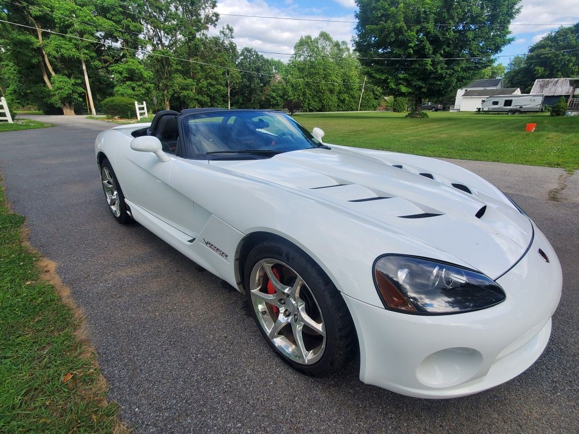 2004 Dodge Viper