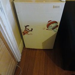 Free Mini Fridge For Scrap