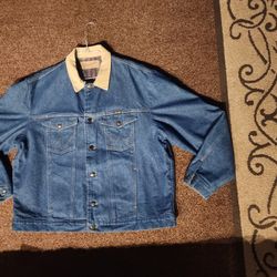 Wrangler XXL Or XL.  Perfect Condition 