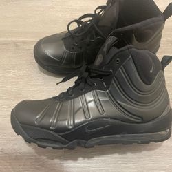 Nike Air Bakin Posite Boots Size 10.5 Triple Black 2019