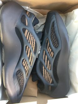 Yeezy 700 Clays Size 7