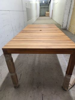 Kannoa Dining Table