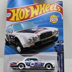 Hot Wheels 2025 Jaguar XJC V12 Coupe  N Case