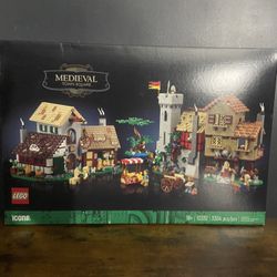 Lego Medieval Town Square 10332