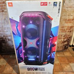 JBL PartyBox 710 Party Speaker 800 Watt Bluetooth Black. 
