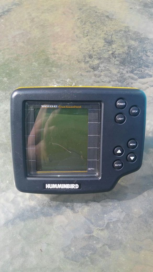 Hummingbird Wide 100 Fish finder