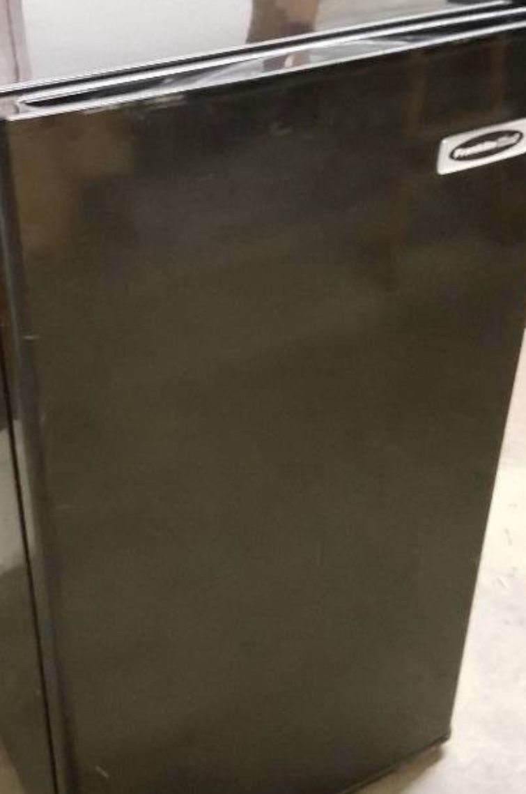 Franklin Chef Mini Fridge