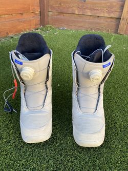 Burton Mint 9.5 Snowboard Boots Like New Women