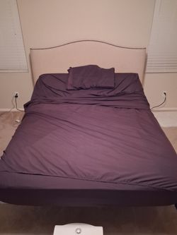 Queen-sized Sleep Number Innovation Series bed