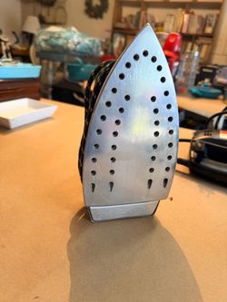 Vintage GE General Electric Steam Iron – $20