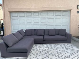 🔥 Modani Giovani Sectional Sofa – Modern Deep Seating – $850 OBO