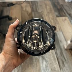06-17 Also Fits 05-09  - Ford Mustang Fog Lamp