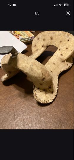 $125-Small vintage western saddle mold nice for decoration