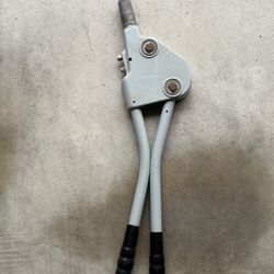 Heavy-Duty Manual Rivet / Rivet Nut Tool (Long Handle, Industrial Style)