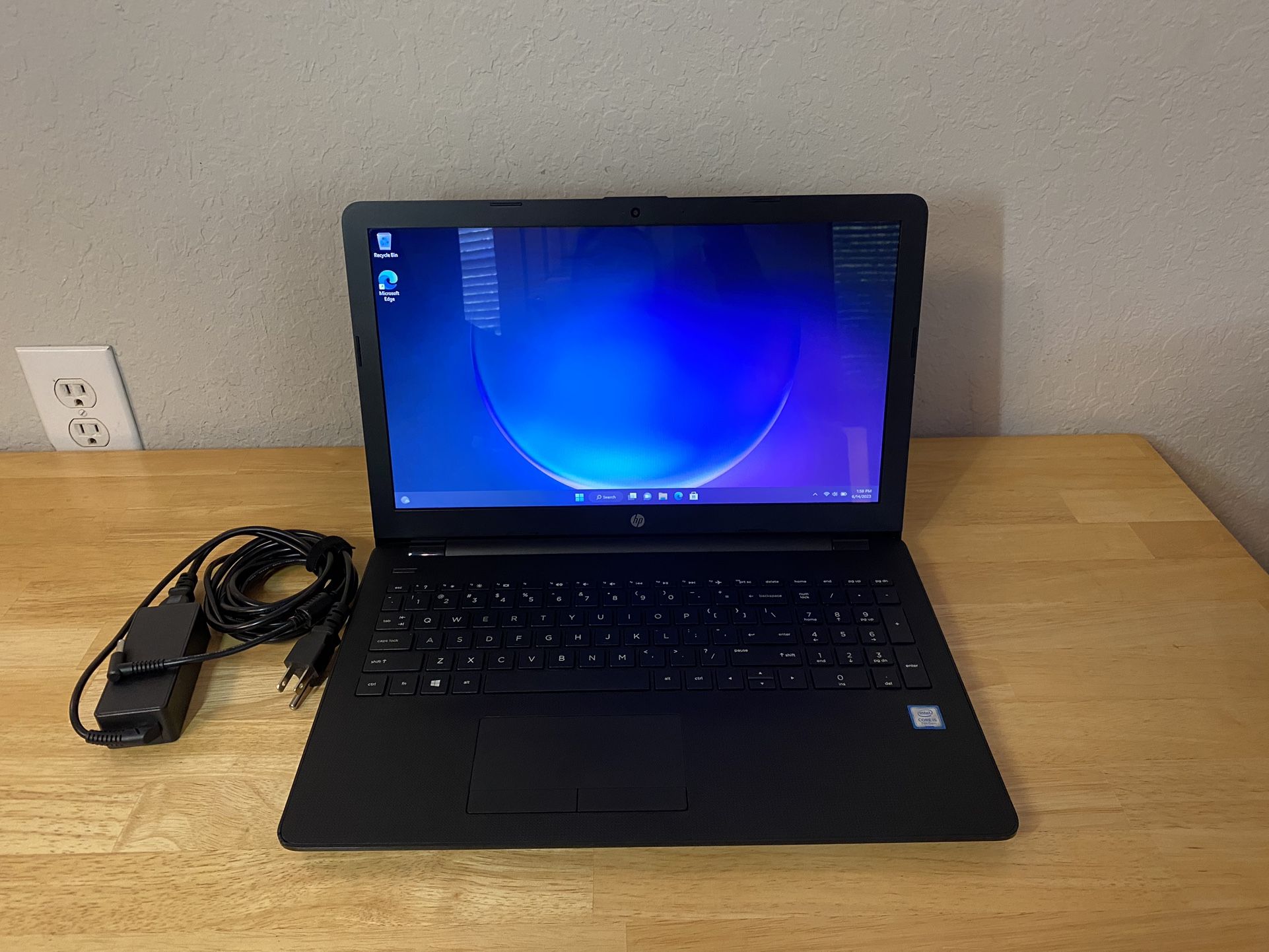 Laptop HP 15-bs0xx Intel i5 15” 8 GB RAM 1 TB HDD Win 11 Home
