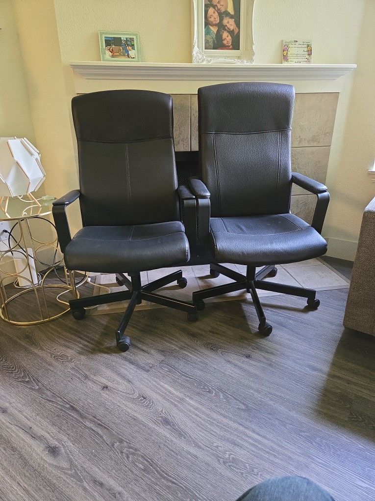 I'm exchanging these 2 semi-new office chairs for a large aquarium with accessories.