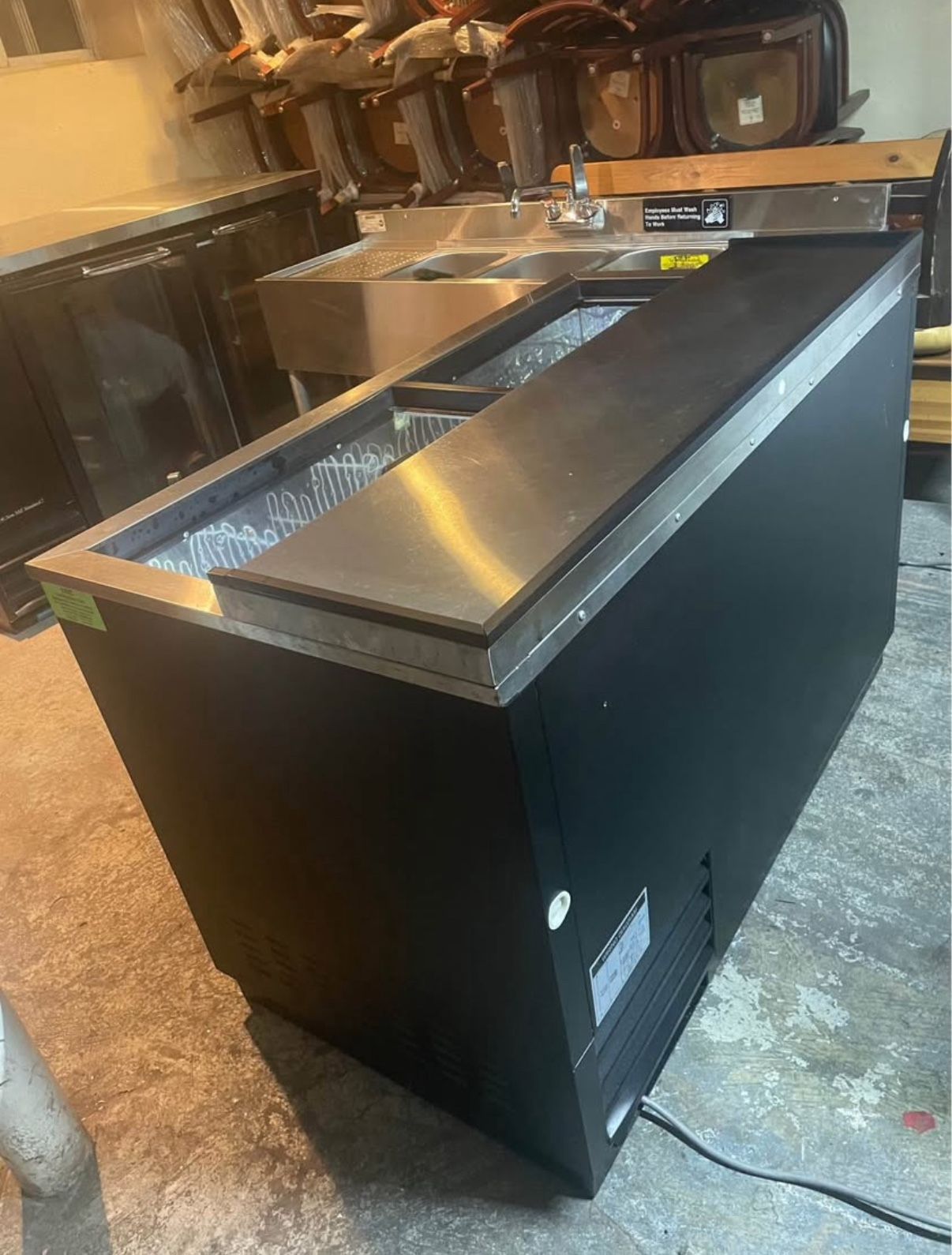 Turbo Air TBC-50SB-N6 50’ Black Bottle Cooler/Refrigerator