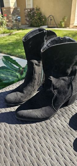 Women Black Boots