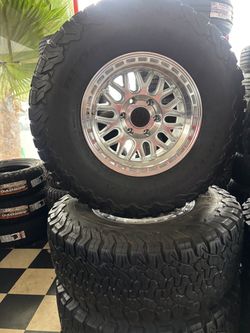 Bendo un set de Rines nuevos con llantas usadas para Toyota Tacoma Chevy Silverado