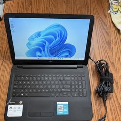 HP Laptop 15.6”/16GB RAM/1TB HDD/Touchscreen/Windows 11/DVD+RW/
