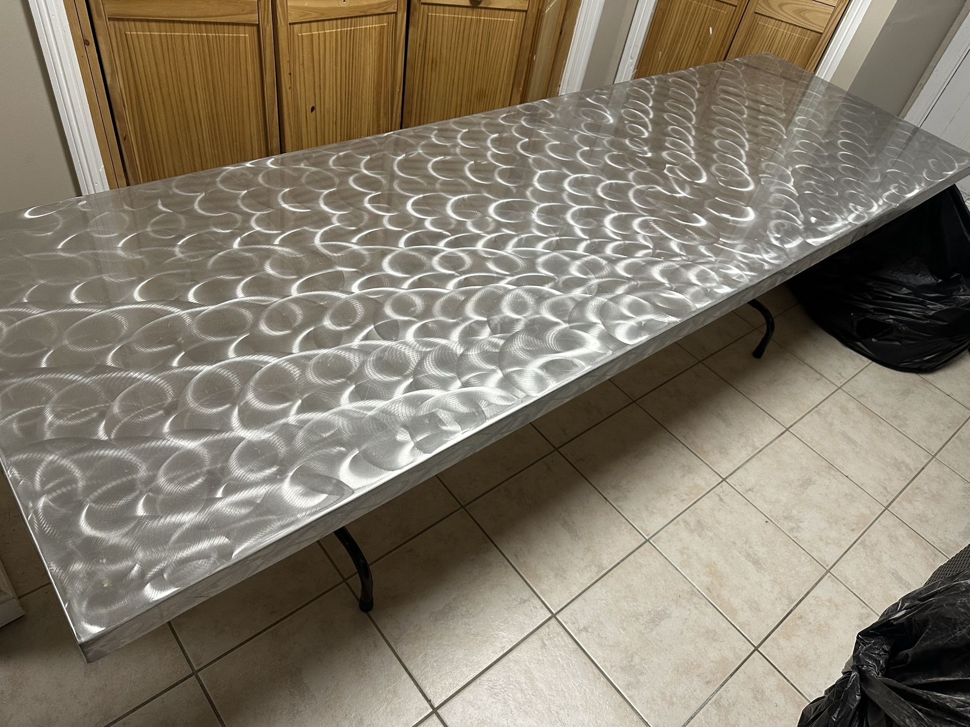 Party Table Whit Nice Cover