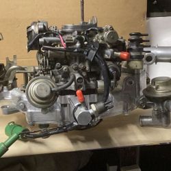 Complete Intake Manifold Assembly For 1985 To 1989 Toyota Pickup Or 4 Runner  With Stock Asian Carburetor With 22 R 2.4 Engine 