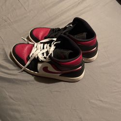 Air Jordan 1 Mid Size 10.5
