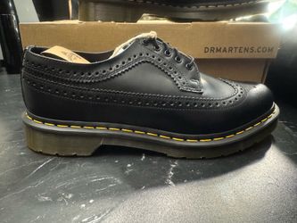 Dr. Martens 3989 YS Yellow Stitch Smooth Leather Brogue Shoes