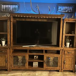 Beautiful Solid Wood Entertainment Stand-mint Condition, Rustic Farmhouse 