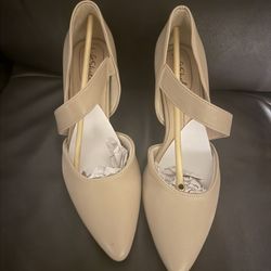 Women's Tan Heels