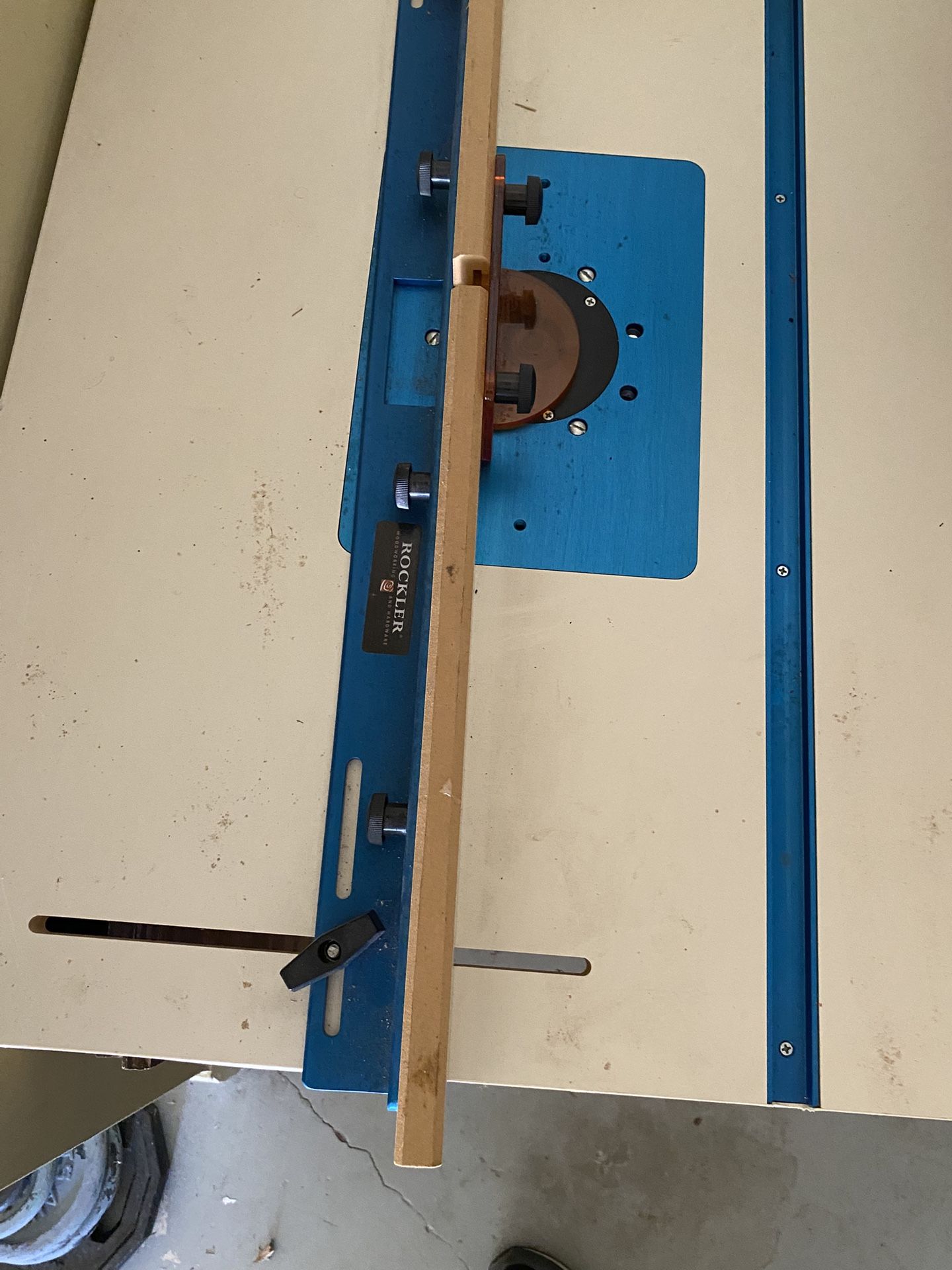 Rockler Router Table with Porter cable Router