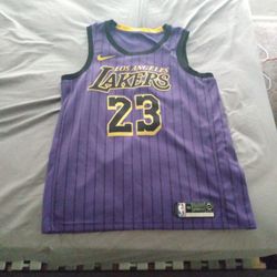 Lakers Jersey Size XL 