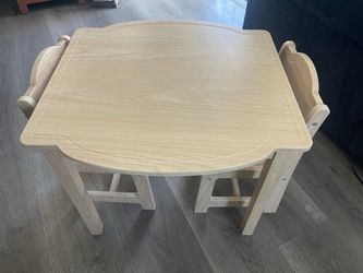 Kids table and chairs (natural wood)