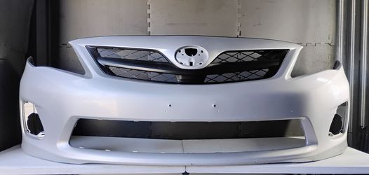 2011 2012 2013 TOYOTA COROLLA FRONT BUMPER COVER OEM