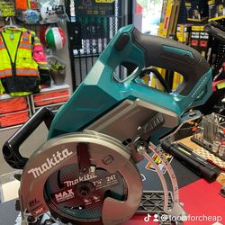 Makita  40V Max XGT Brushless Cordless Rear Handle 7-1/4 in. Circular Saw (Tool Only) $289.