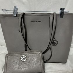 Women’s Handbags 