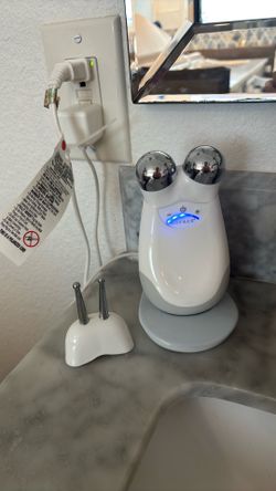 Nuface face lifting - only used a couple times