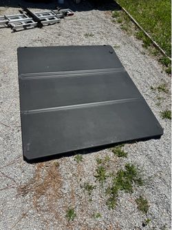 Toyota Tacoma Bed Cover | Long-bed 6ft | 3rd gen | PRICED TO SELL!
