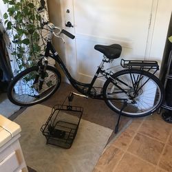 Specialized Hybrid Bike. Like New,